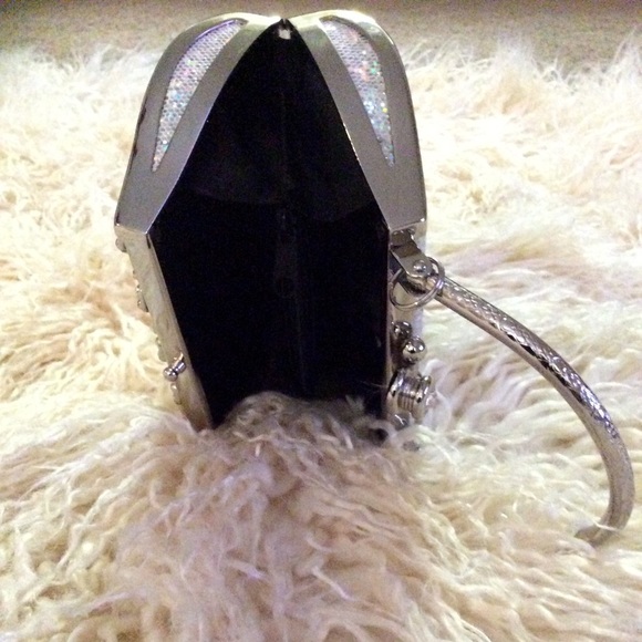 Purse - Picture 3 of 4